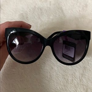 New foster grant black oversized cateye sunglasses